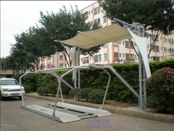 七臺(tái)河鋼膜結(jié)構(gòu)車(chē)棚選用希運(yùn)膜材二氧化鈦T3117T